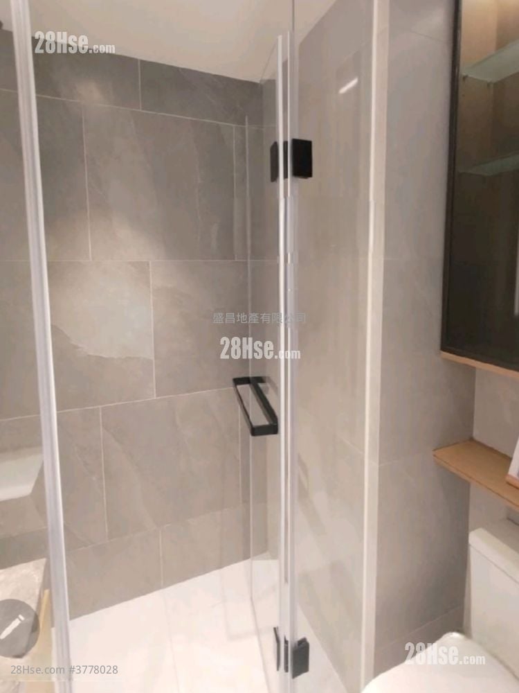 Uptify Sell Studio , 1 Bathroom 172 ft²