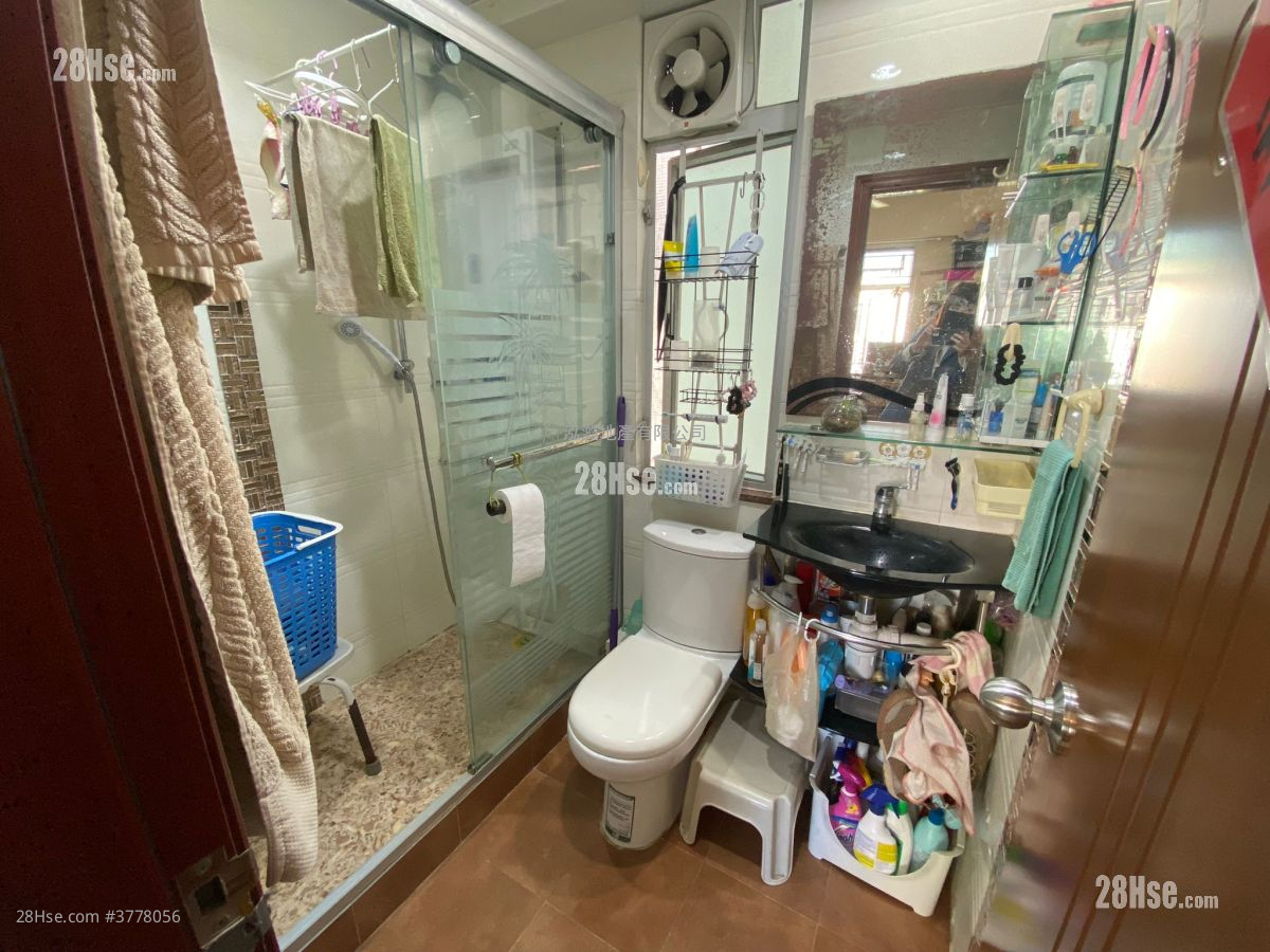 Tai Po Centre Sell 2 Bedrooms , 1 Bathroom 361 ft²
