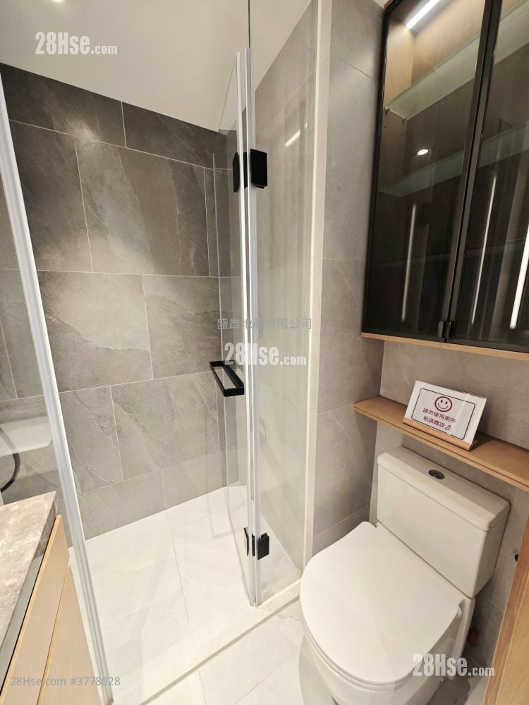 Uptify Sell Studio , 1 Bathroom 172 ft²