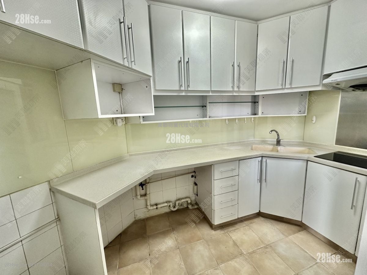 Laguna City Sell 3 Bedrooms 687 ft²