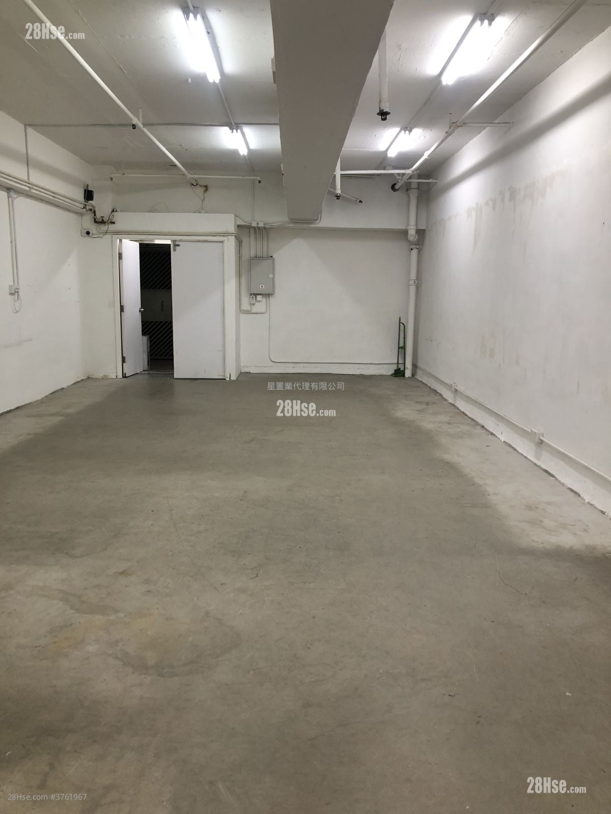 Yue Fung Industrial Building Sell Studio , 1 Toilet