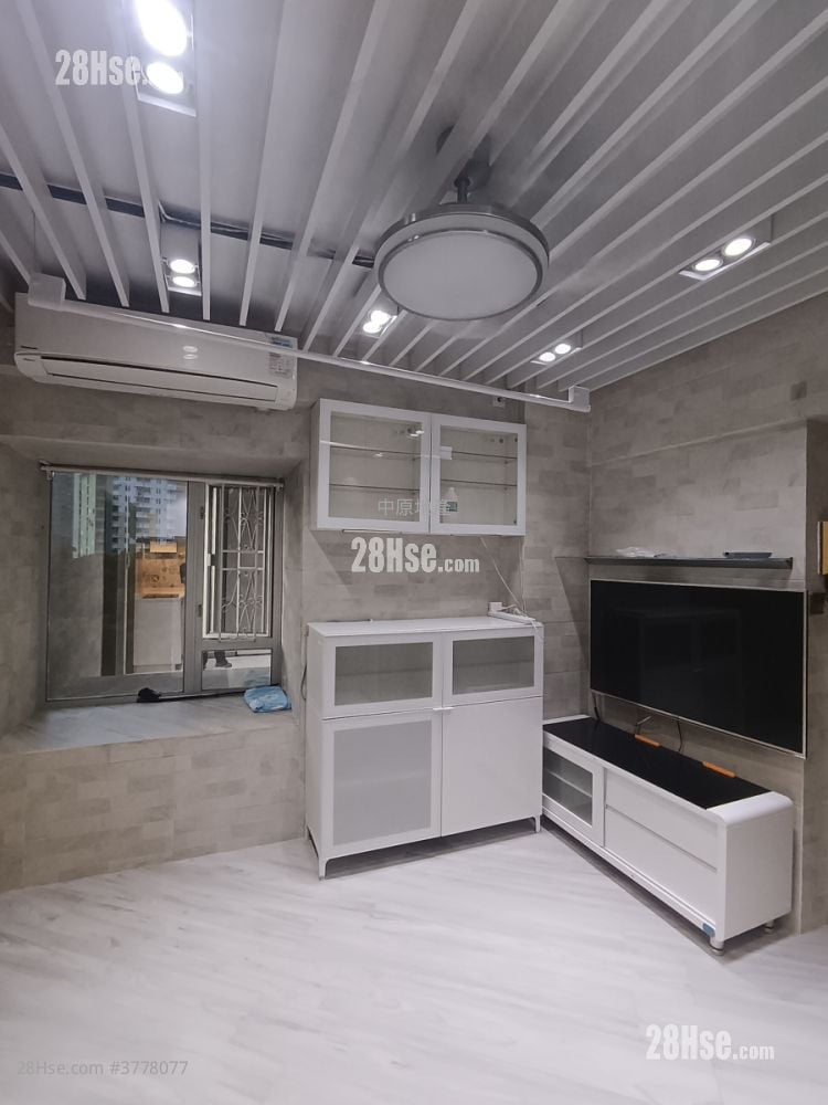 Golden Lion Garden Rental 2 Bedrooms , 1 Bathroom 306 ft²