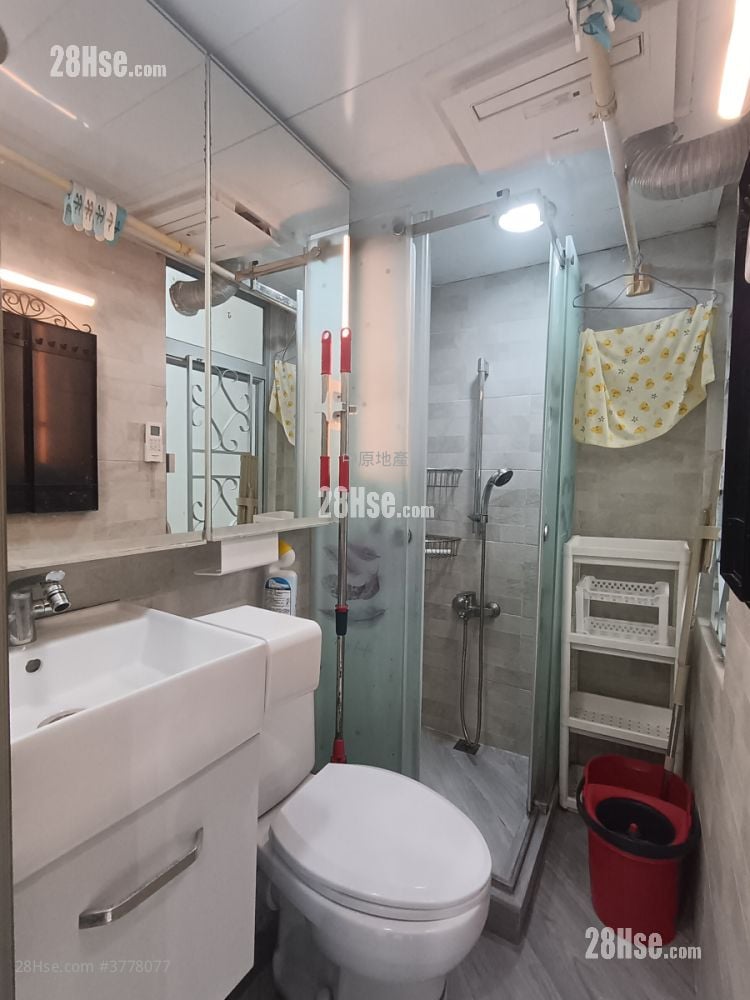 Golden Lion Garden Rental 2 Bedrooms , 1 Bathroom 306 ft²