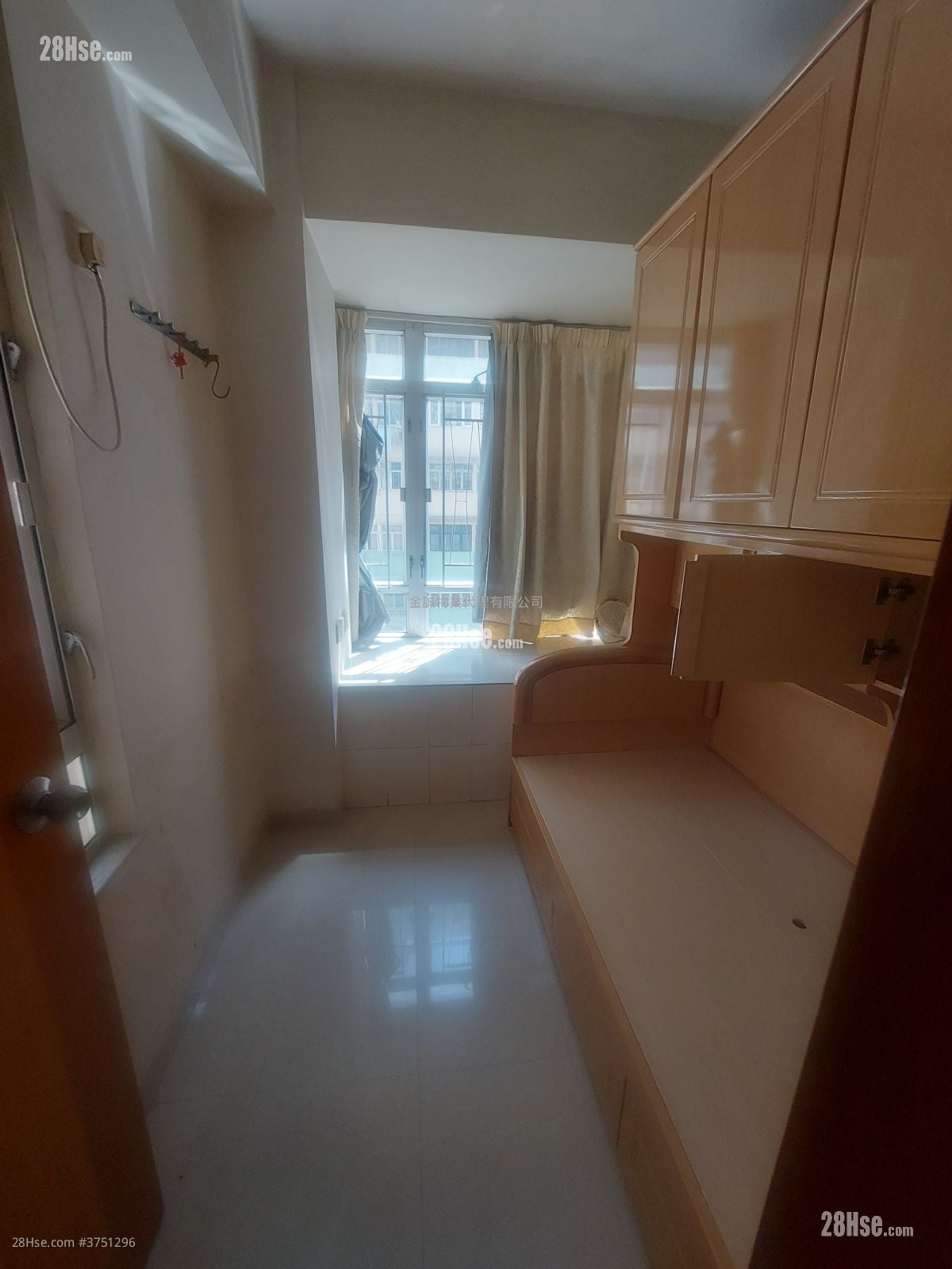 金坤大厦 售盘 2 房 , 1 浴室 313 平方尺