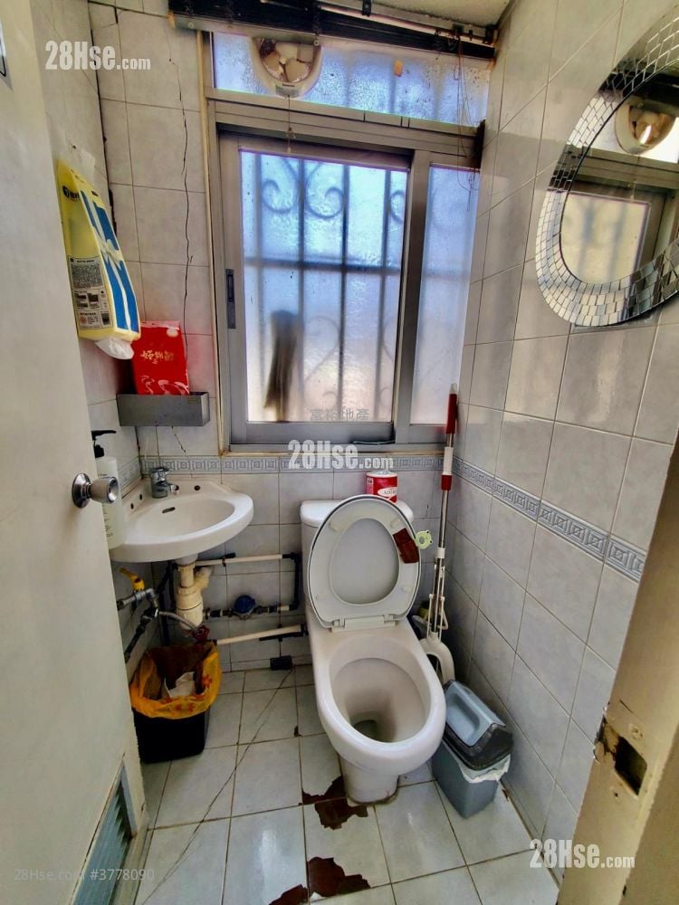 Winning House Sell 2 Bedrooms , 1 Toilet