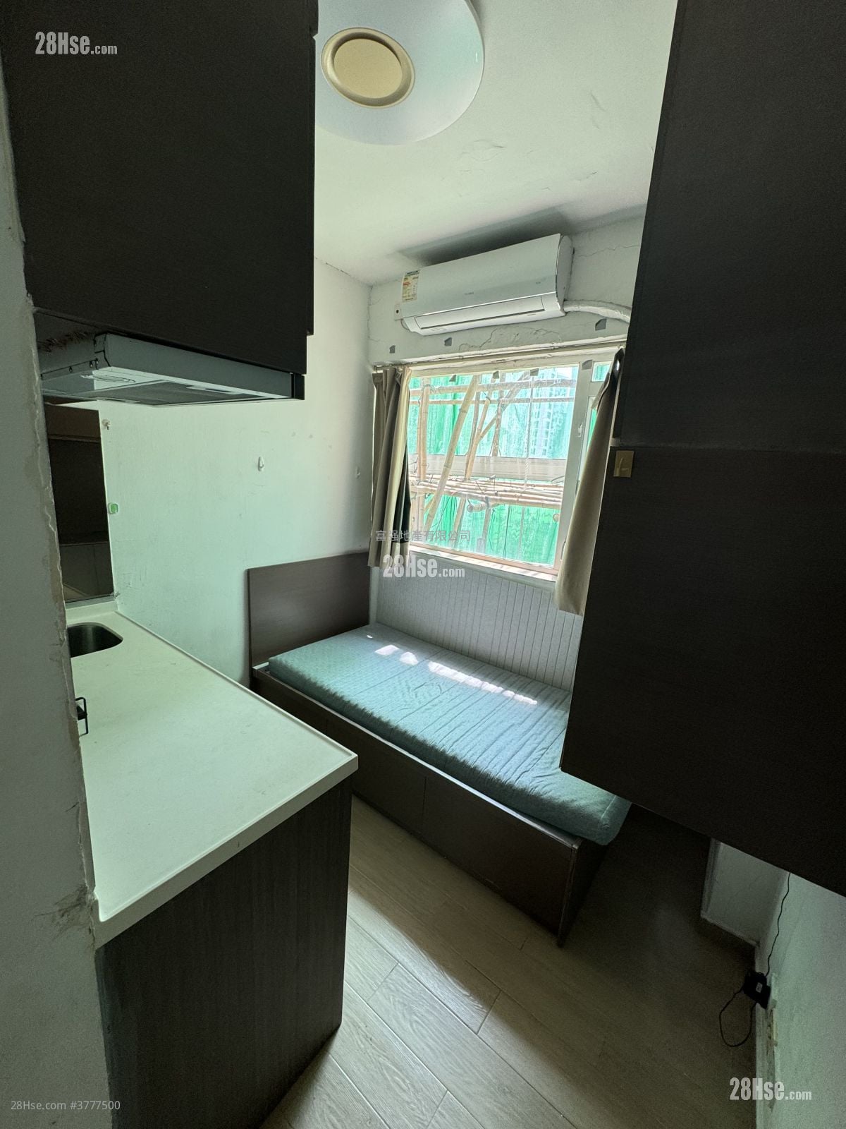 Cheong Ip Building Sell 3 Bedrooms 445 ft²