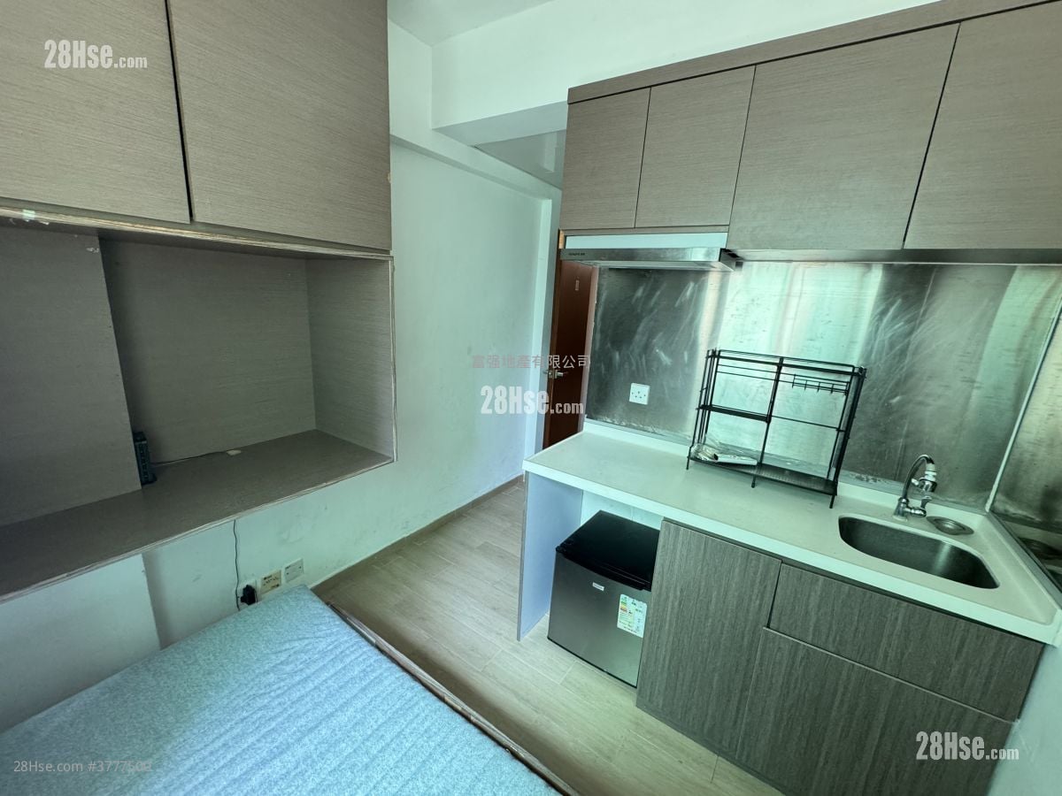 Cheong Ip Building Sell 3 Bedrooms 445 ft²