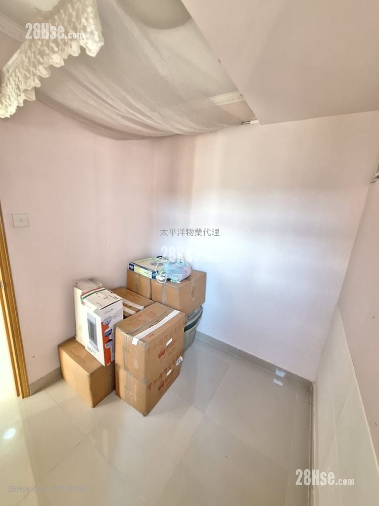 Tsuen Wan Centre Sell 1 Bedroom 329 ft²