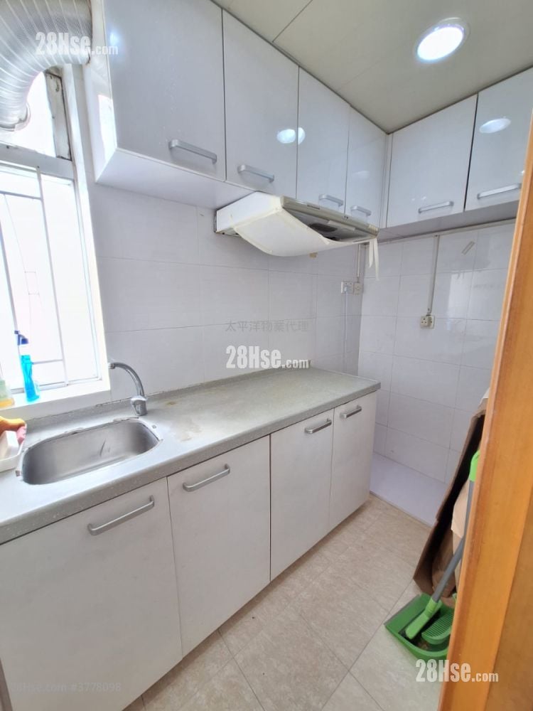 Tsuen Wan Centre Sell 1 Bedroom 329 ft²