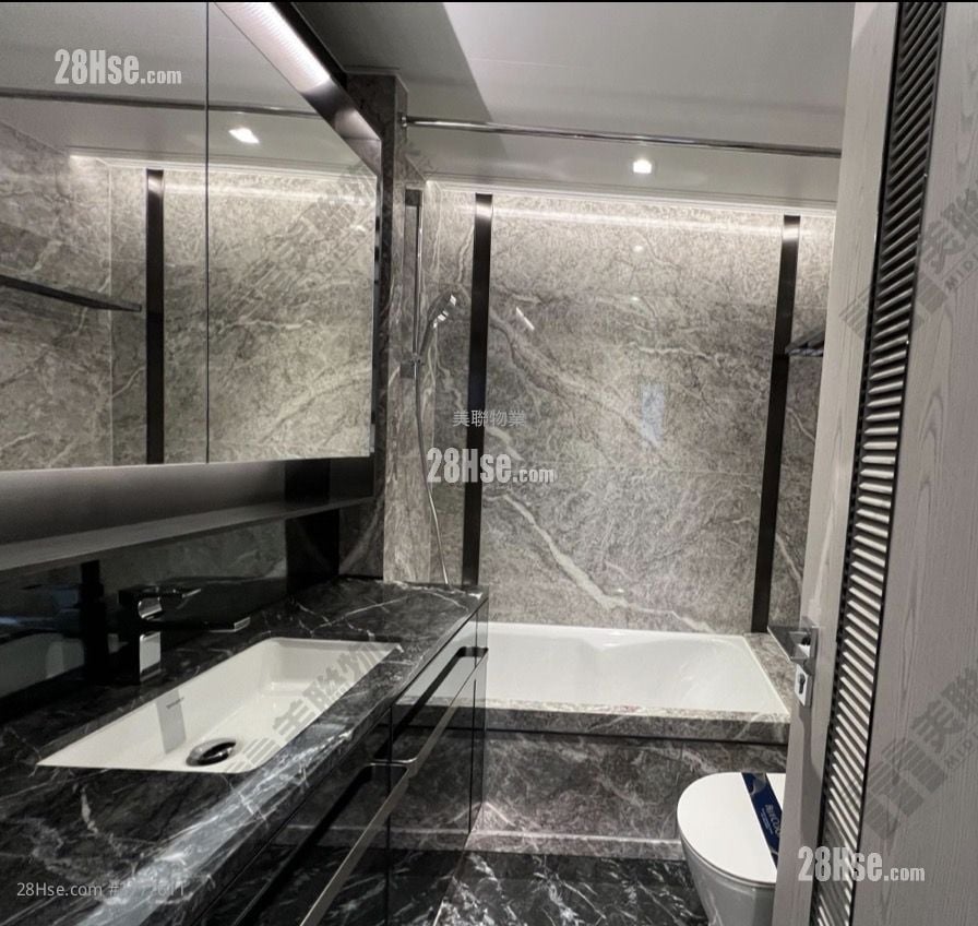 The Southside Sell 3 Bedrooms , 3 Bathrooms 1,006 ft²