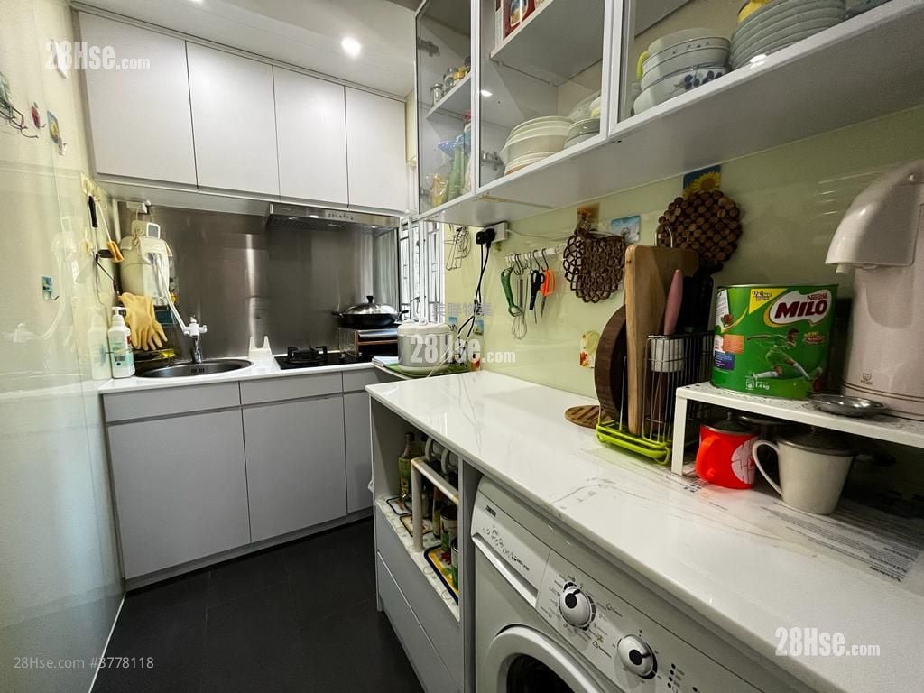 Conduit Tower Sell 2 Bedrooms , 1 Bathroom 567 ft²