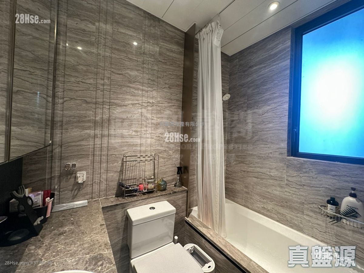 Maya Sell 2 Bedrooms , 1 Bathroom 495 ft²