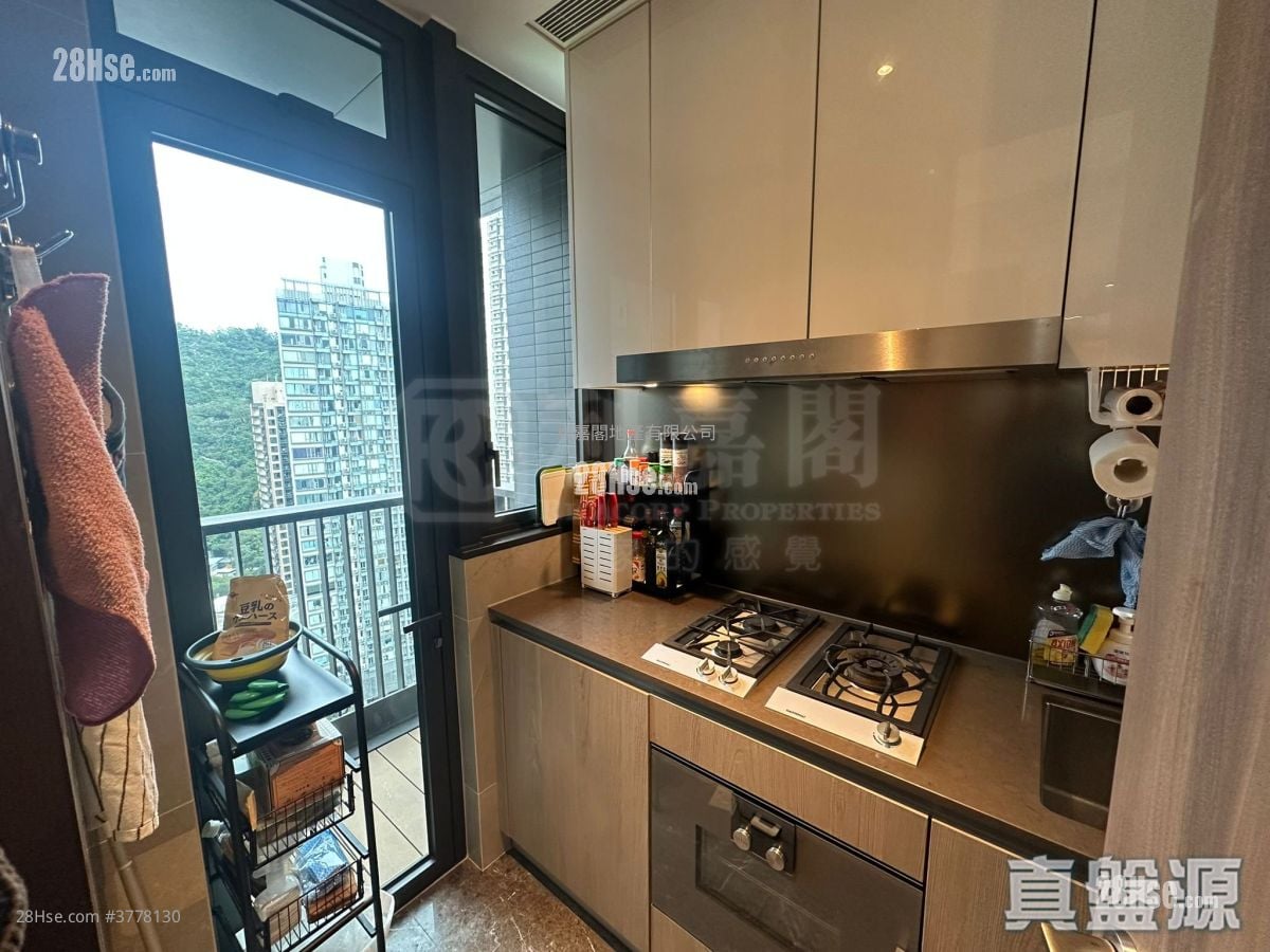 Maya Sell 2 Bedrooms , 1 Bathroom 495 ft²