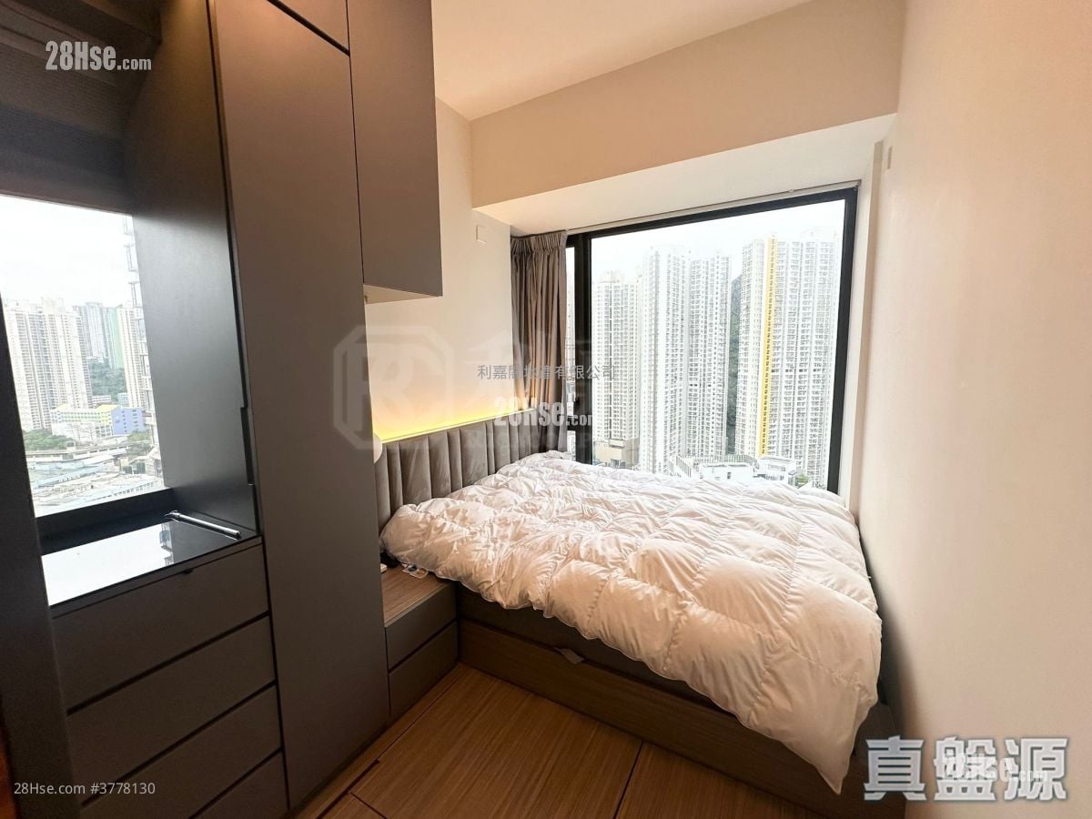 Maya Sell 2 Bedrooms , 1 Bathroom 495 ft²