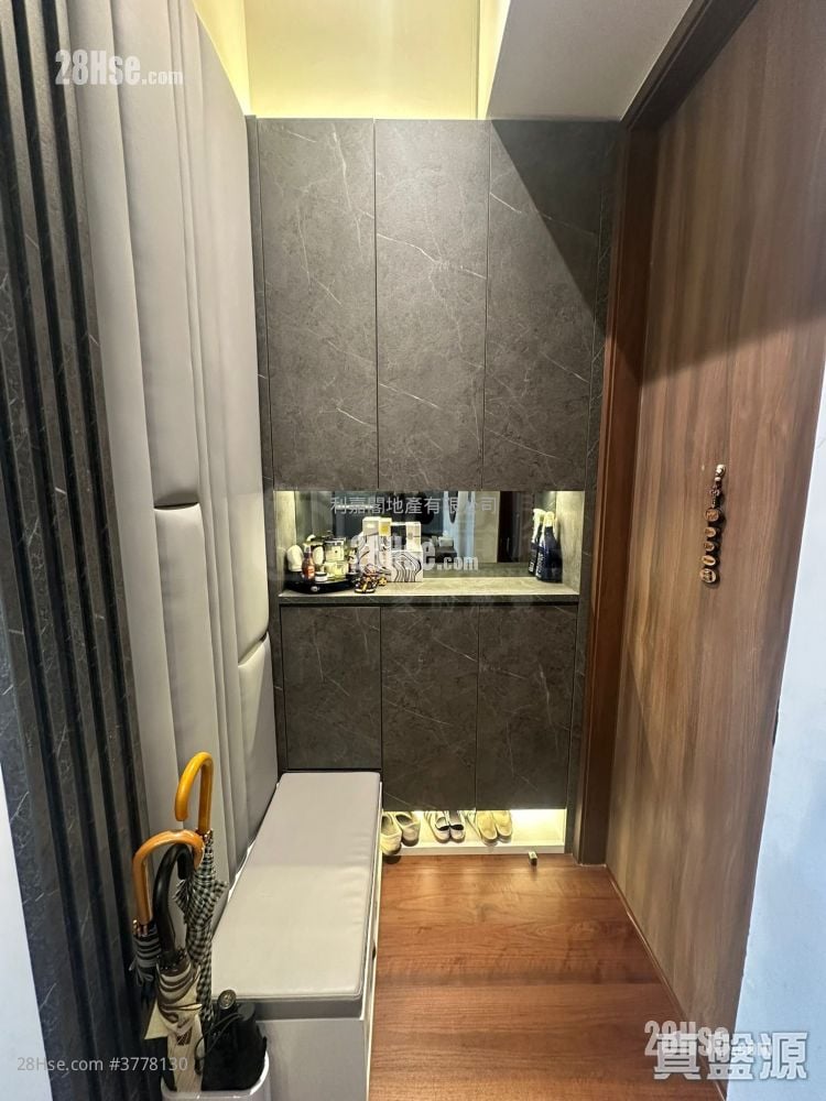 Maya Sell 2 Bedrooms , 1 Bathroom 495 ft²