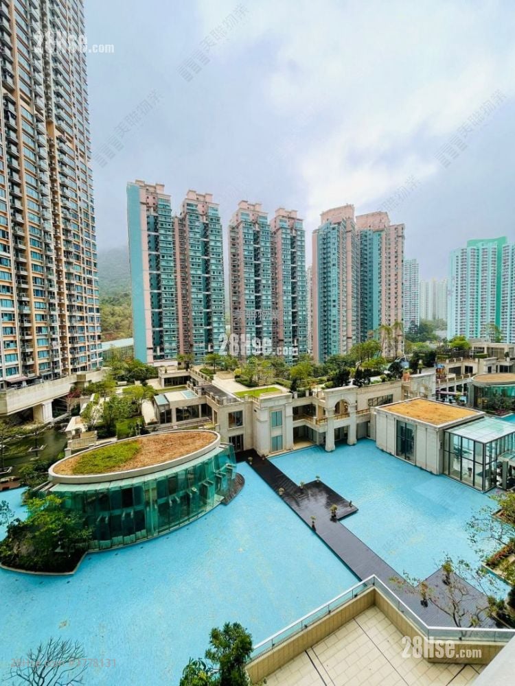 银湖天峰 售盘 3 房 , 2 浴室 700 平方尺