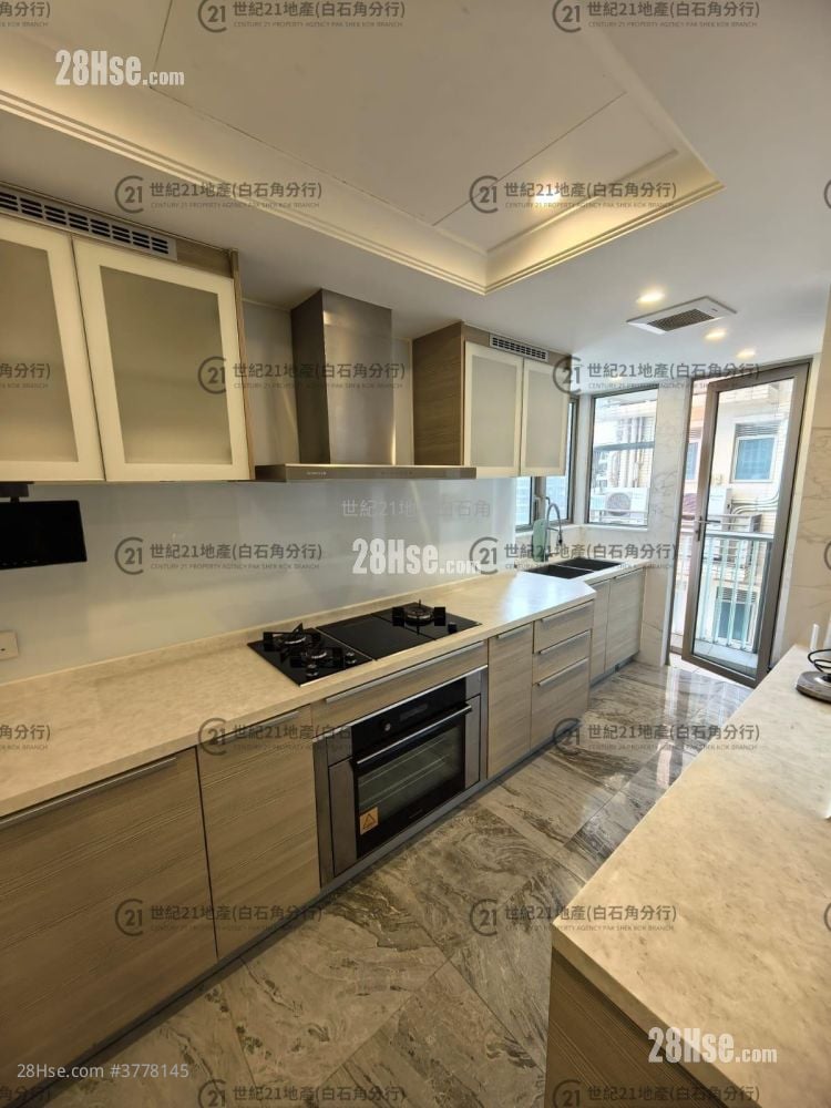 Mayfair By The Sea Rental 4 Bedrooms , 3 Bathrooms 1,419 ft²