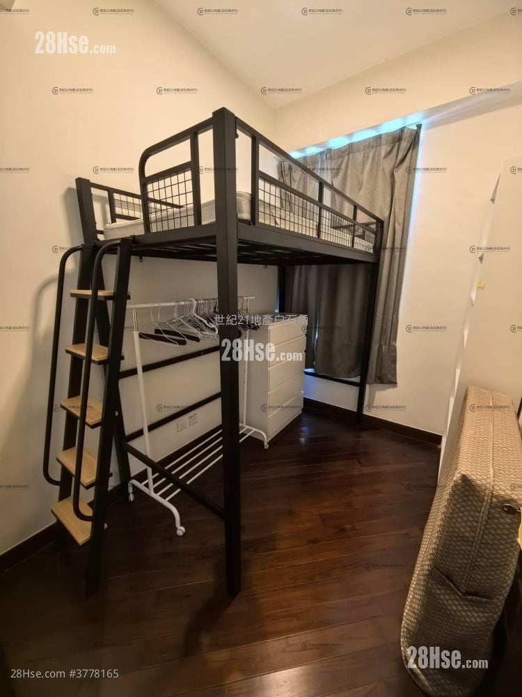 Mayfair By The Sea Rental 3 Bedrooms , 2 Bathrooms 668 ft²