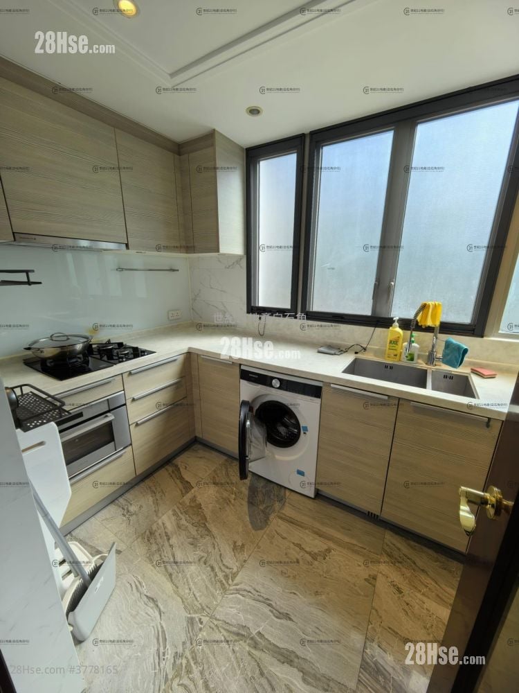 Mayfair By The Sea Rental 3 Bedrooms , 2 Bathrooms 668 ft²