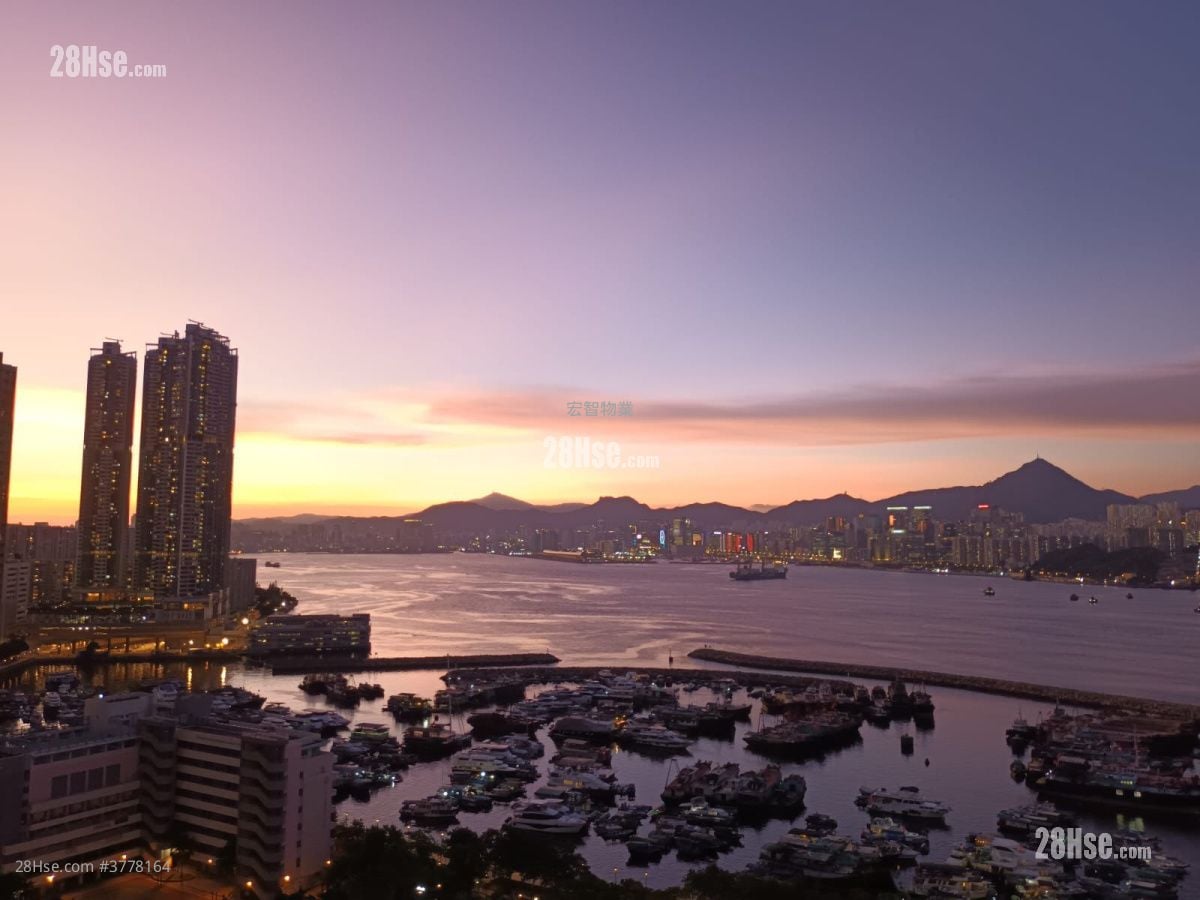 Newton Harbour View Sell 3 Bedrooms , 2 Bathrooms 723 ft²