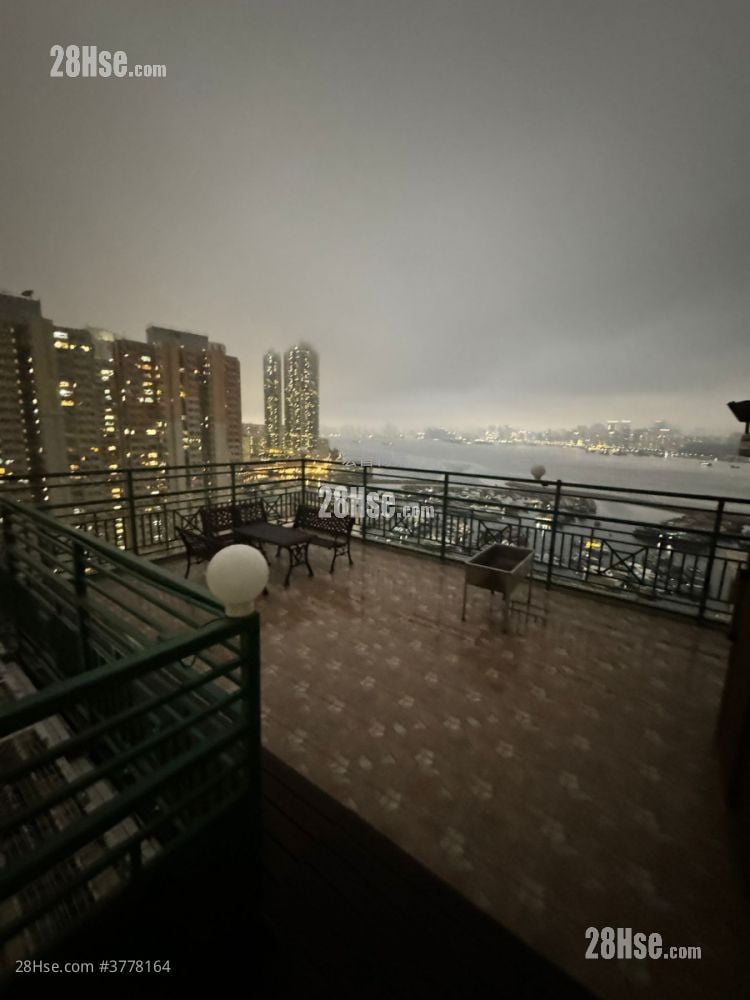 Newton Harbour View Sell 3 Bedrooms , 2 Bathrooms 723 ft²