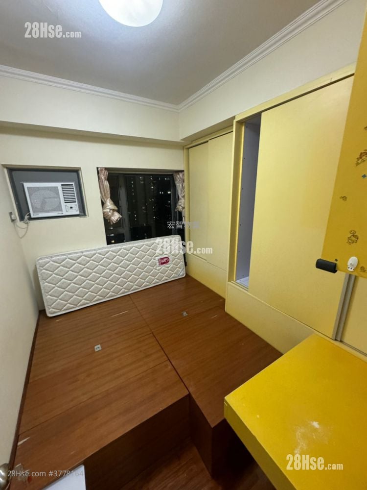 Newton Harbour View Sell 3 Bedrooms , 2 Bathrooms 723 ft²