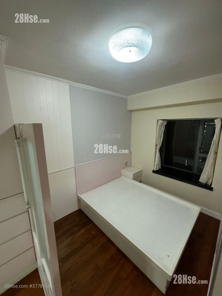 Newton Harbour View Sell 3 Bedrooms , 2 Bathrooms 723 ft²