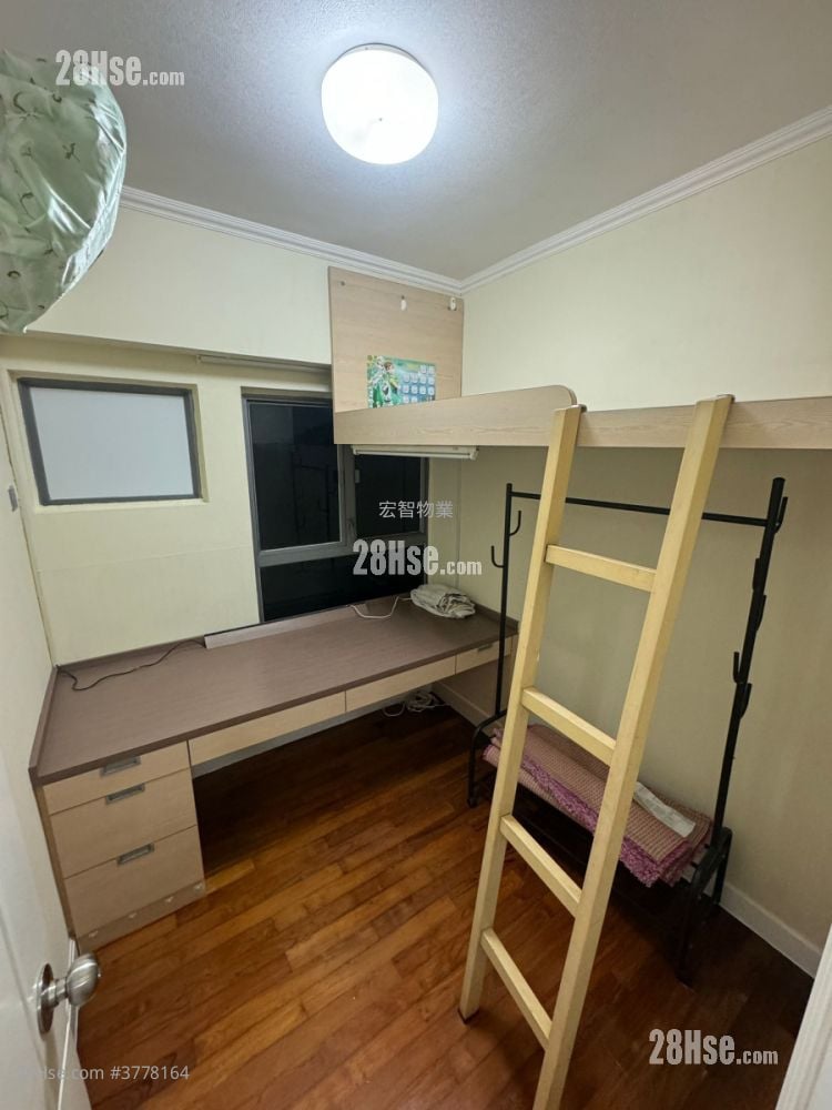 Newton Harbour View Sell 3 Bedrooms , 2 Bathrooms 723 ft²