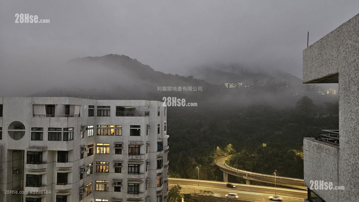 Heng Fa Chuen Rental 3 Bedrooms , 2 Bathrooms 839 ft²