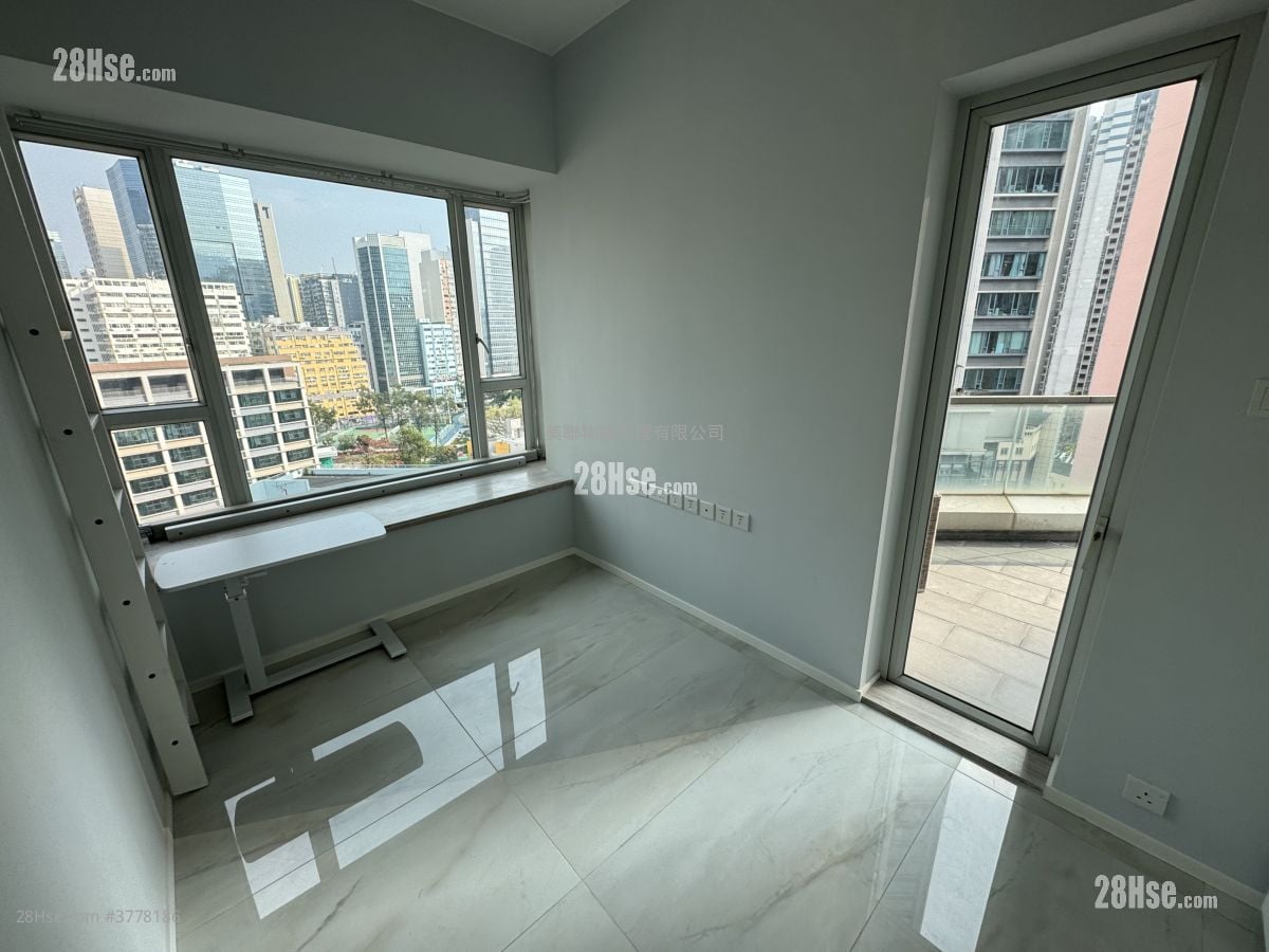 Lions Rise Sell 3 Bedrooms , 2 Bathrooms 699 ft²