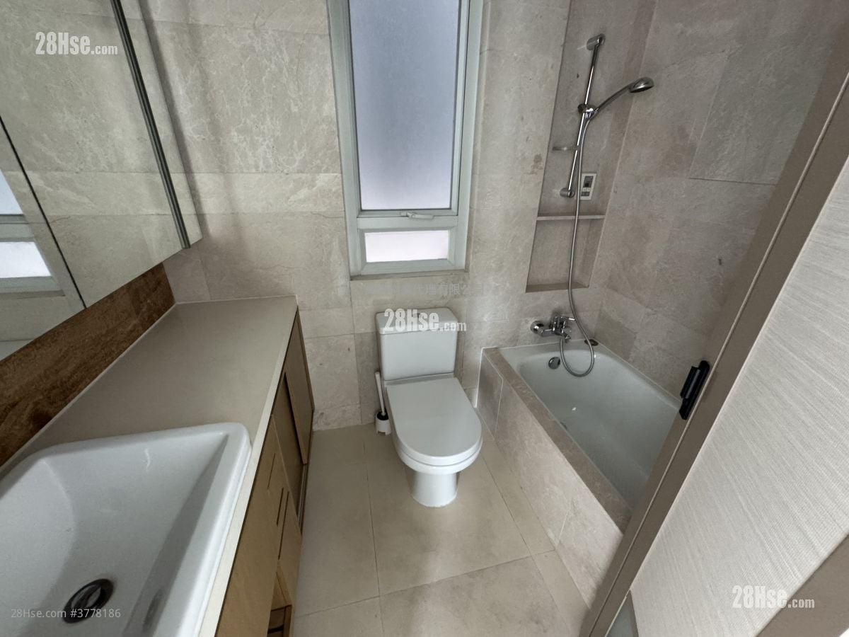 Lions Rise Sell 3 Bedrooms , 2 Bathrooms 699 ft²