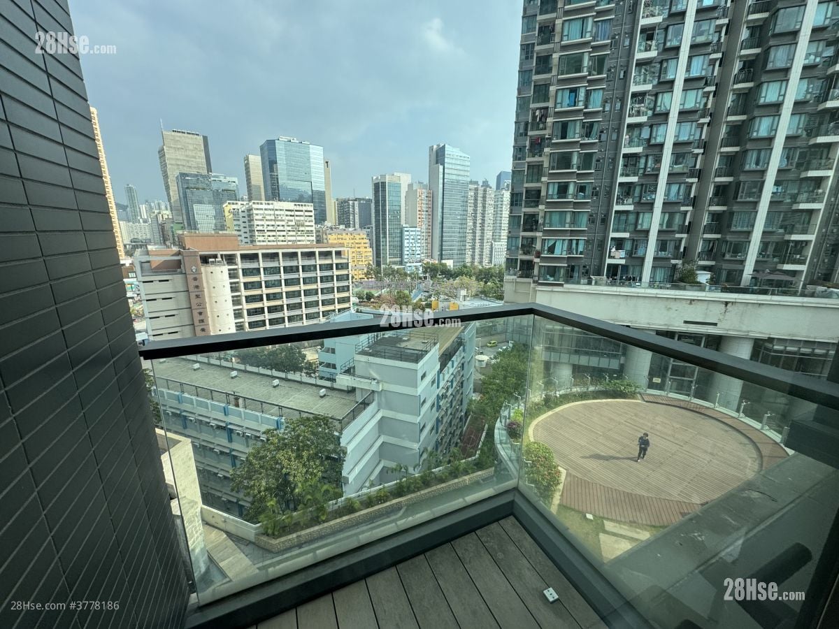 Lions Rise Sell 3 Bedrooms , 2 Bathrooms 699 ft²