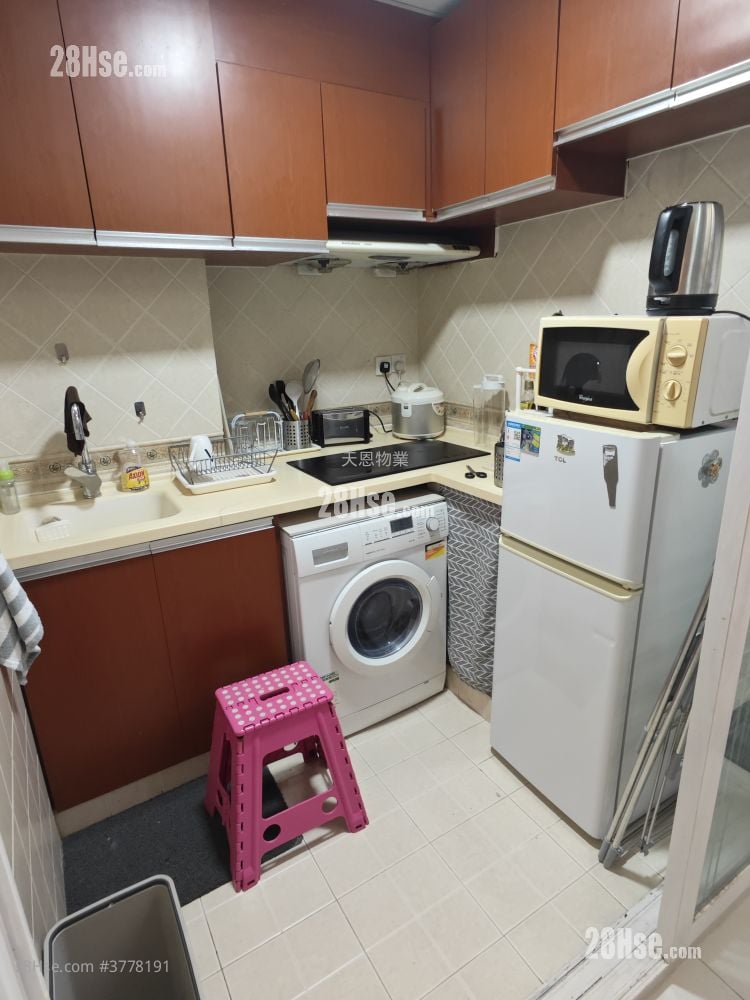 Wan Chai Rental 3 Bedrooms , 2 Bathrooms 535 ft²