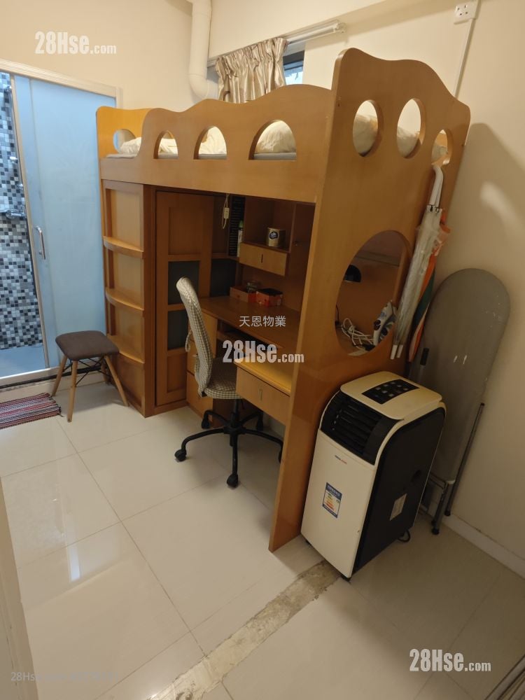 Wan Chai Rental 3 Bedrooms , 2 Bathrooms 535 ft²