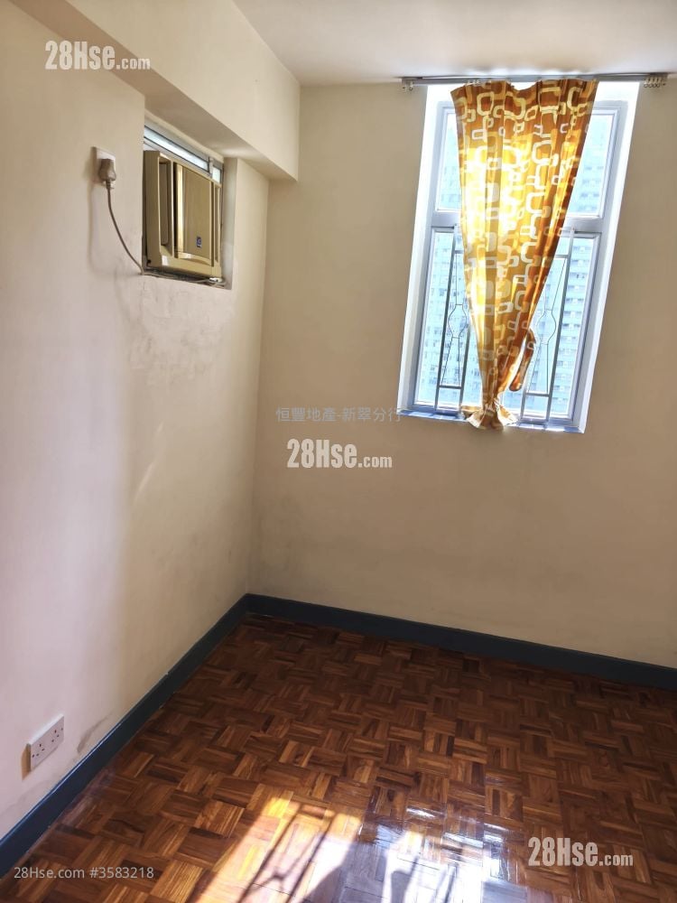 Cheerful Garden Sell 2 Bedrooms , 1 Bathroom 484 ft²