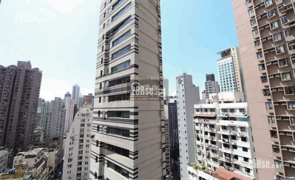 Centre Stage Sell 2 Bedrooms , 1 Bathroom 443 ft²