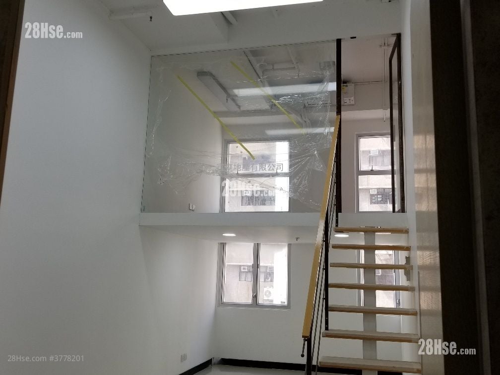 协兴工中 约256尺实用 同区最特色两层间隔 租8800