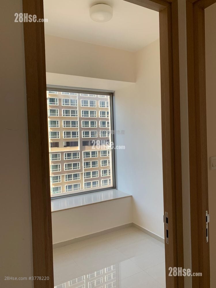 Island Crest Sell 2 Bedrooms , 1 Bathroom 559 ft²