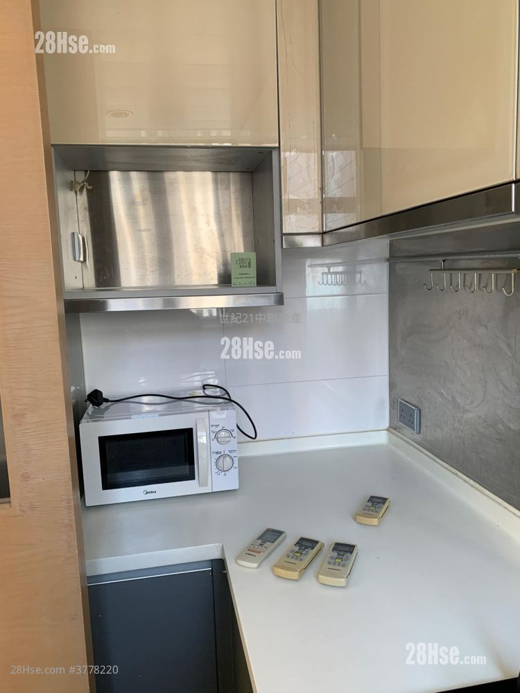 Island Crest Sell 2 Bedrooms , 1 Bathroom 559 ft²