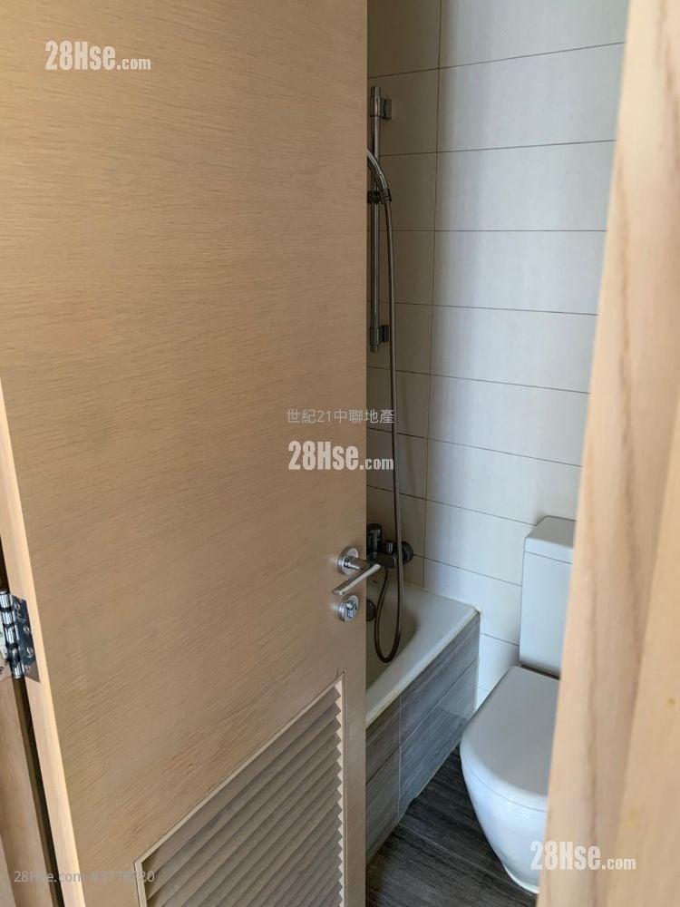 Island Crest Sell 2 Bedrooms , 1 Bathroom 559 ft²