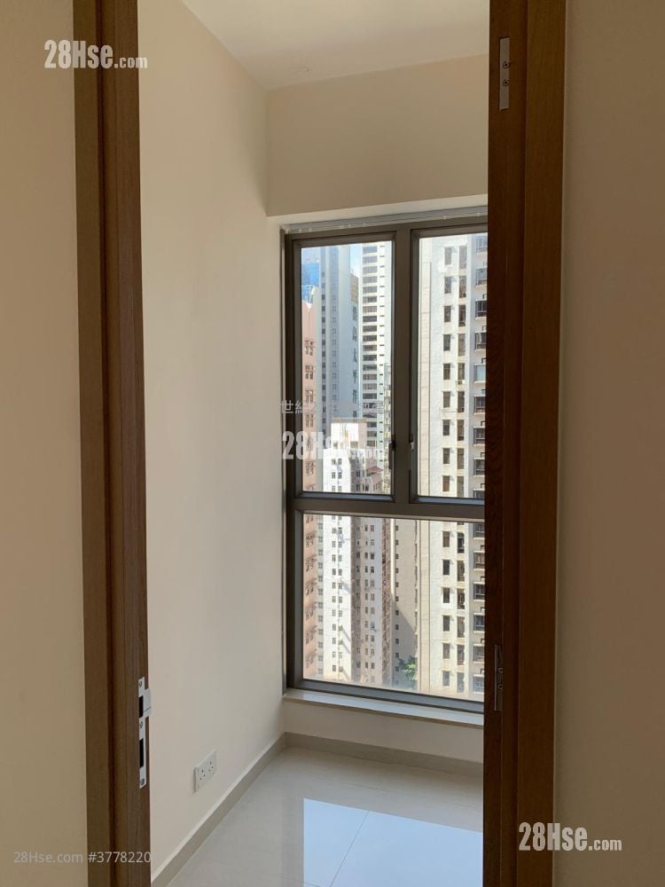 Island Crest Sell 2 Bedrooms , 1 Bathroom 559 ft²