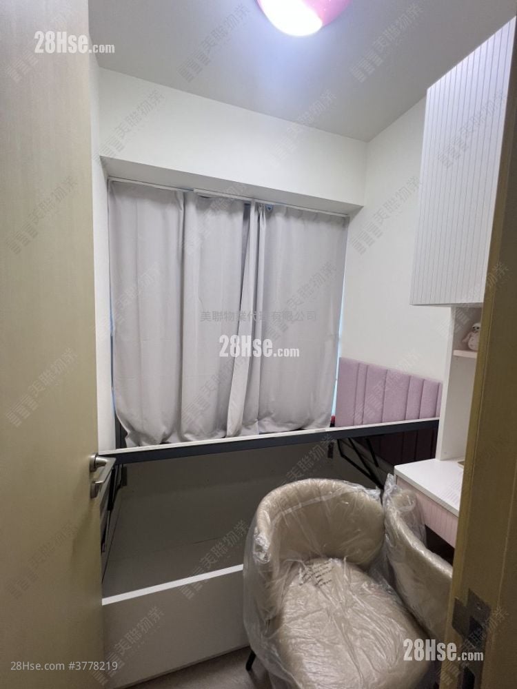 One Victoria Sell 3 Bedrooms , 1 Bathroom 598 ft²