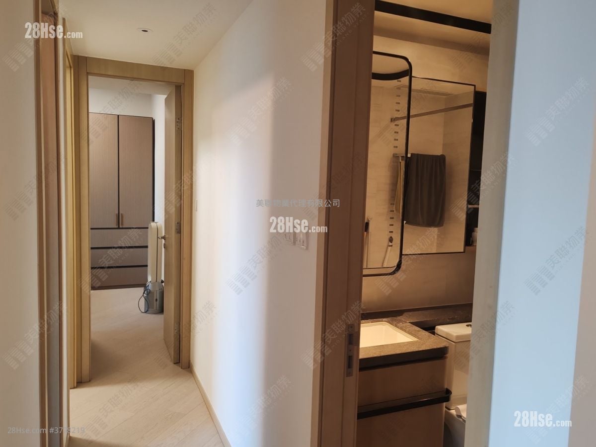 One Victoria Sell 3 Bedrooms , 1 Bathroom 598 ft²