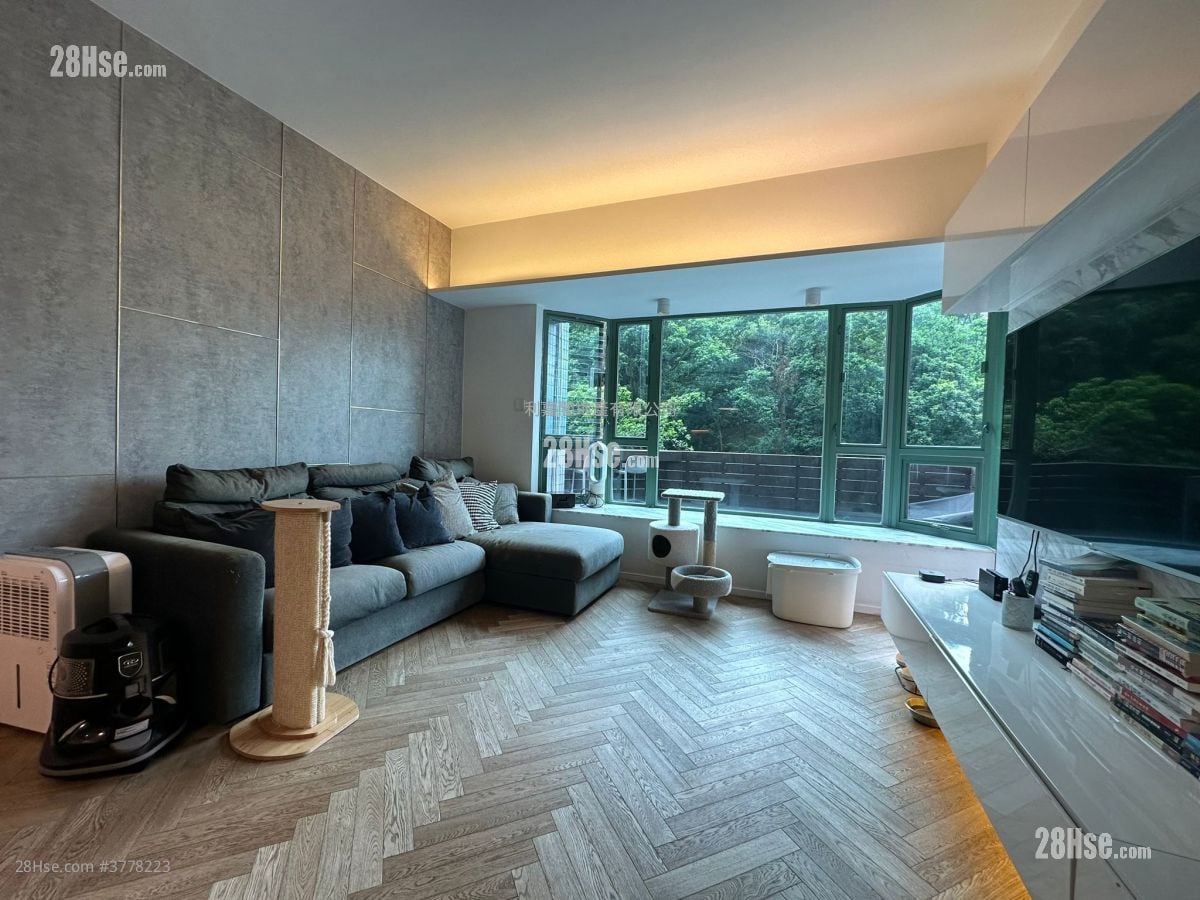 Y.i. Sell 3 Bedrooms 825 ft²