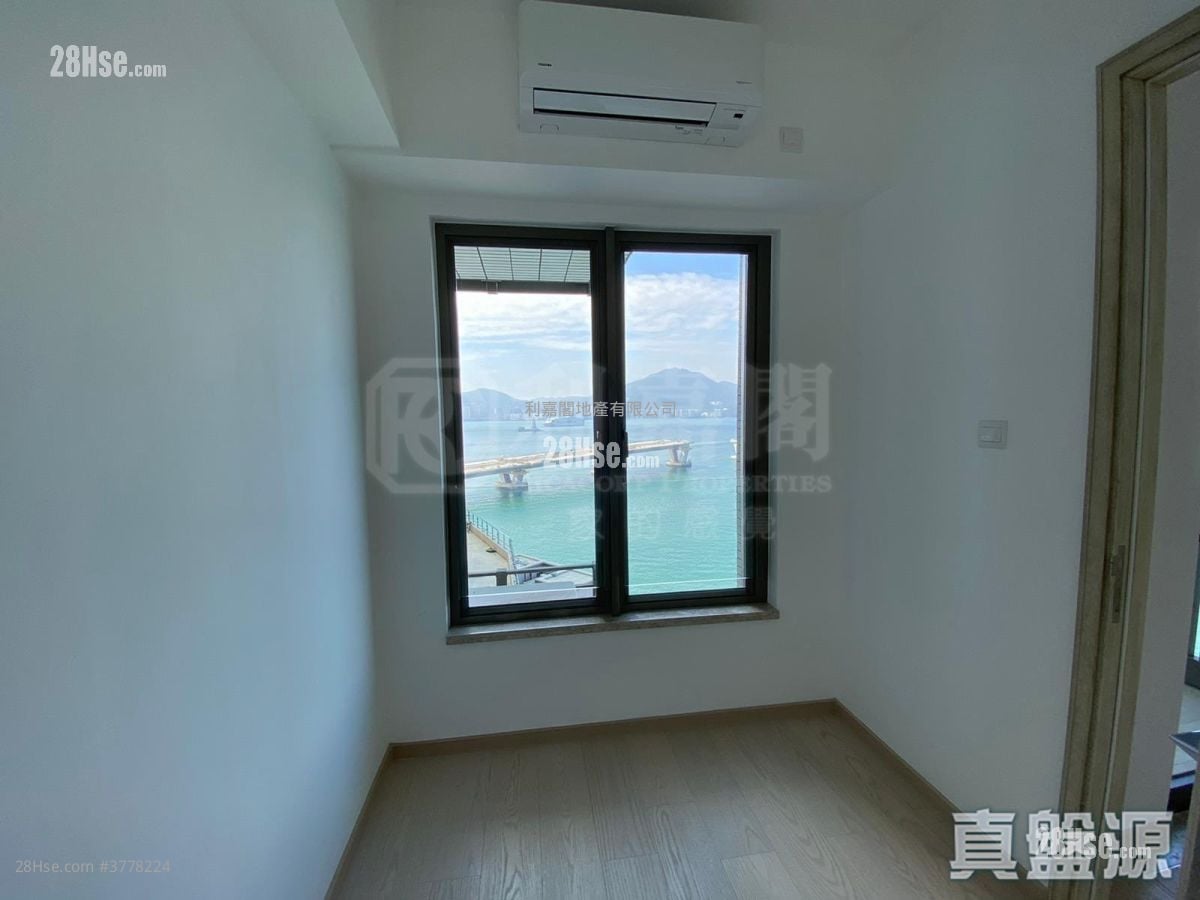 Sea To Sky Sell 3 Bedrooms 802 ft²