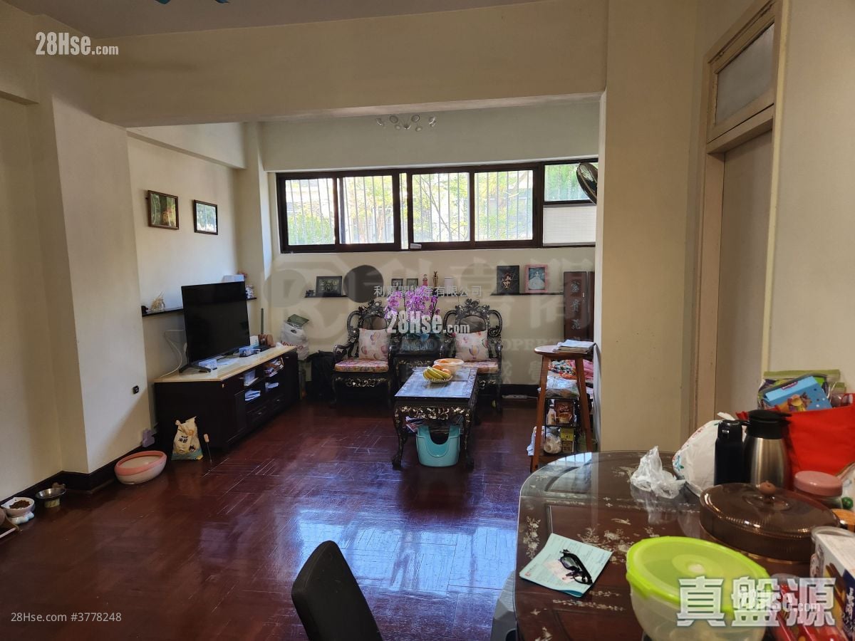 16 Lancashire Road Sell 4 Bedrooms 1,119 ft²