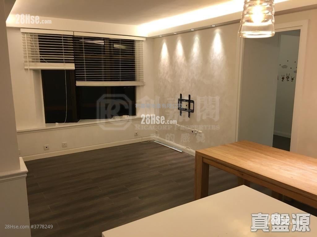 Fortress Garden Sell 2 Bedrooms , 2 Bathrooms 652 ft²