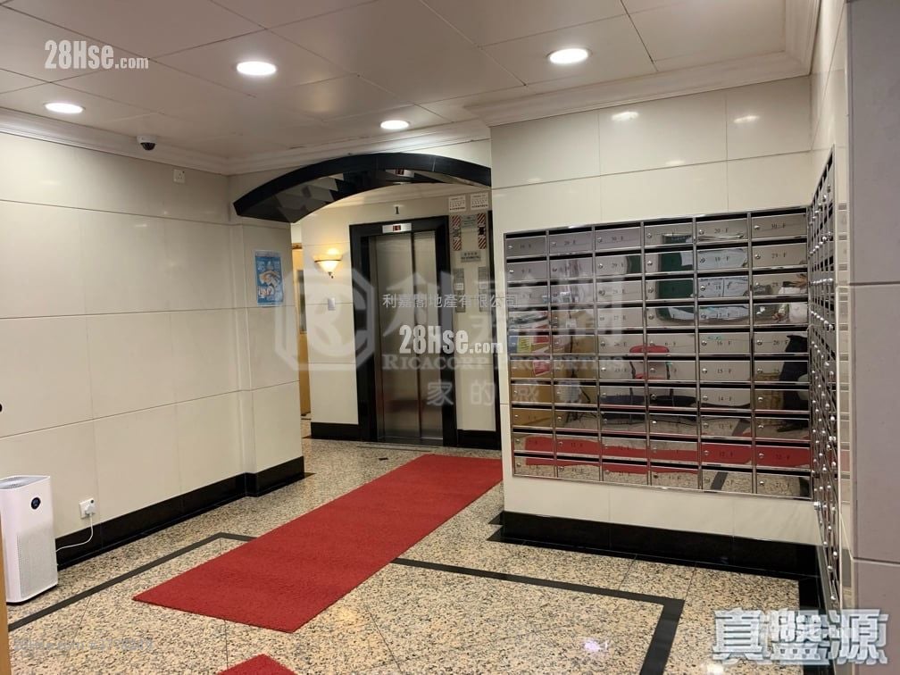 Fortress Garden Sell 2 Bedrooms , 2 Bathrooms 652 ft²