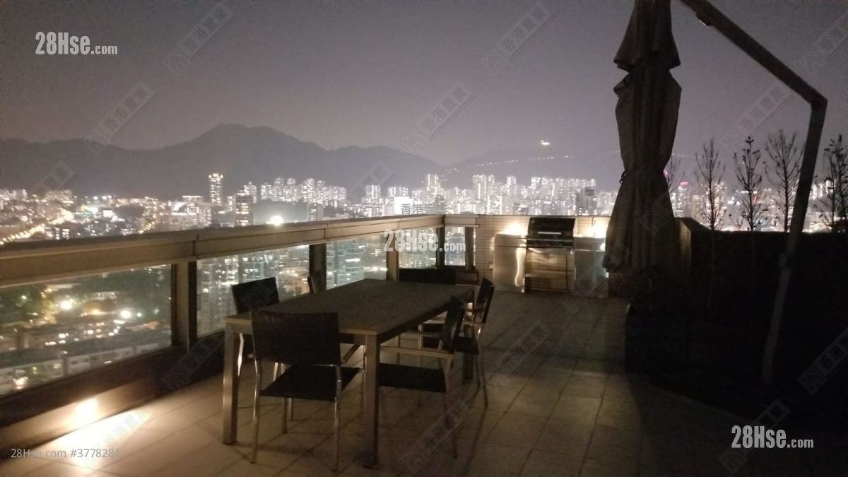 Mantin Heights Rental 3 Bedrooms , 2 Bathrooms 1,238 ft²