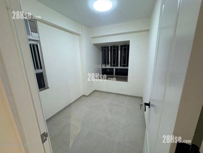 Ho Shun King Building Sell 2 Bedrooms , 1 Bathroom